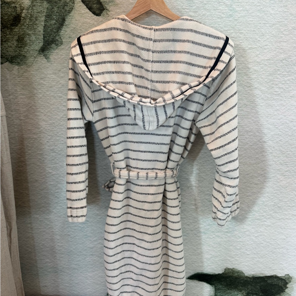 Striped White and Black Robe - Picture 2 of 2